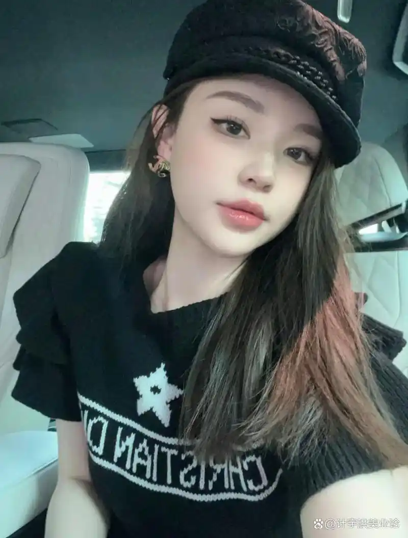 网络红人雪梨隐秘换新形象,外貌大变再度引发热议!