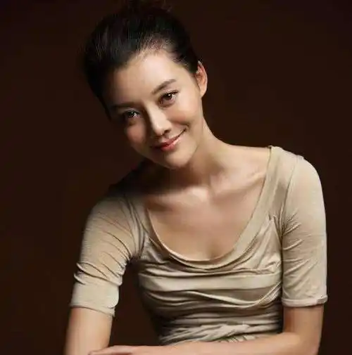 原创40岁的车晓气质优雅演技精湛她就是如此有魅力