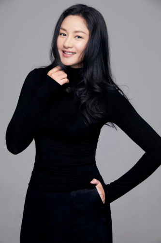 中国第一代国际超模瞿颖 将出席美人计&黑天鹅2019年度盛典