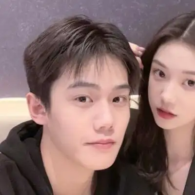 高清好看的男女两张情侣头像图片