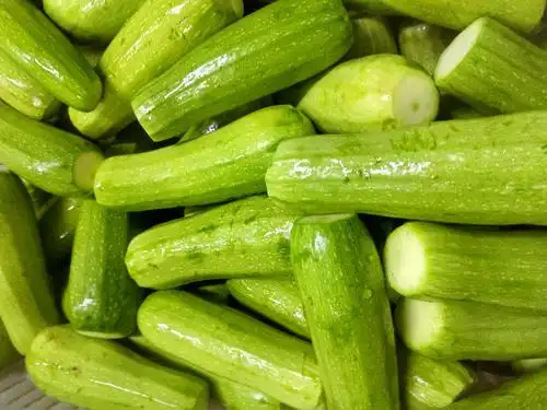 原材料:长小瓜.