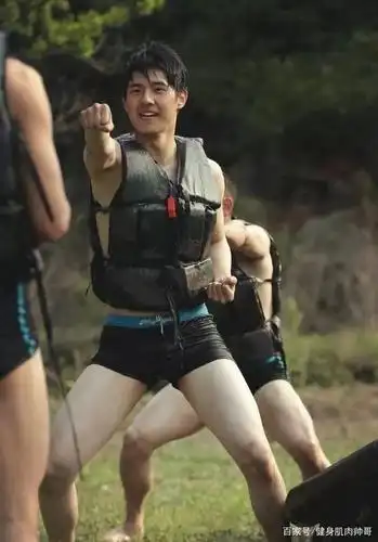 刘昊然帅哥24k高清写真照