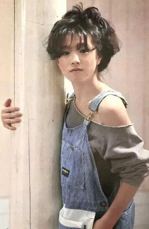 中森明菜短发(被称为易碎感美女)(10)