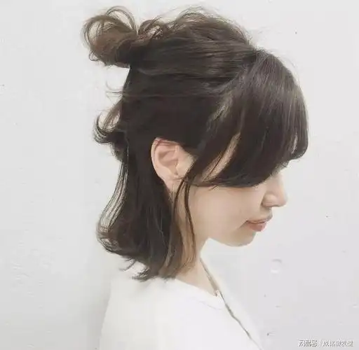 8款时尚又洋气的短发扎发,慵懒随意又凉爽,简单大气又显气质|丸子头