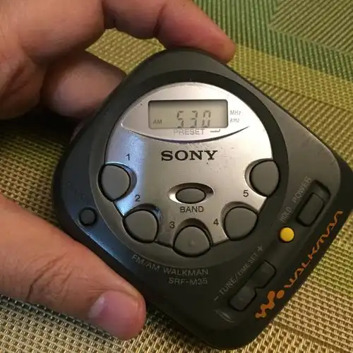 索尼walkman收音机srfm35