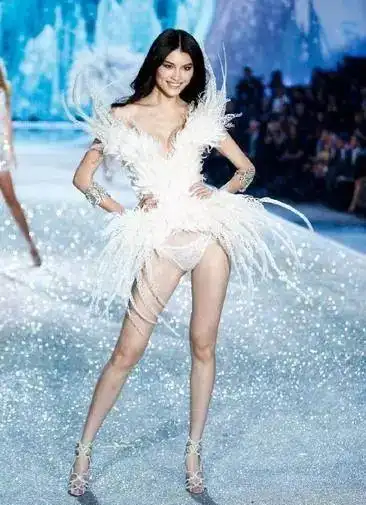 维密秀当晚何猷君现身奚梦瑶酒店