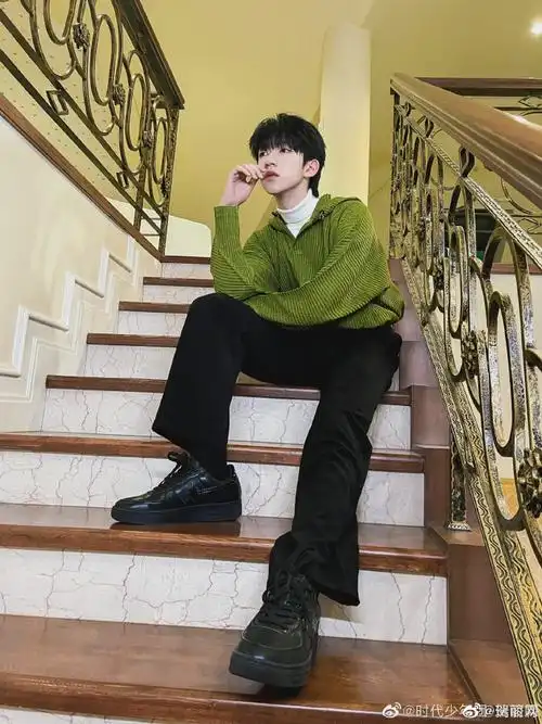 rayli星闻##贺峻霖身材比例