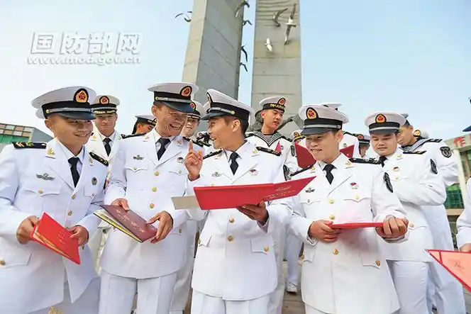 新型海军士官人才方阵加速成长 - 中华人民共和国国防部