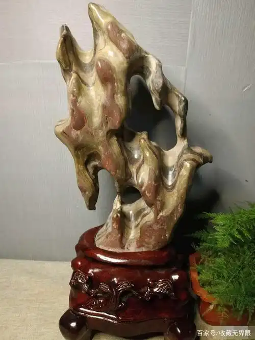 赏石就是为了欣赏和品味奇石之美,自然天成不同寻常,给人以美感