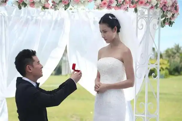 韩栋被称为横店一哥娶经纪人为妻进演艺圈却纯属意外