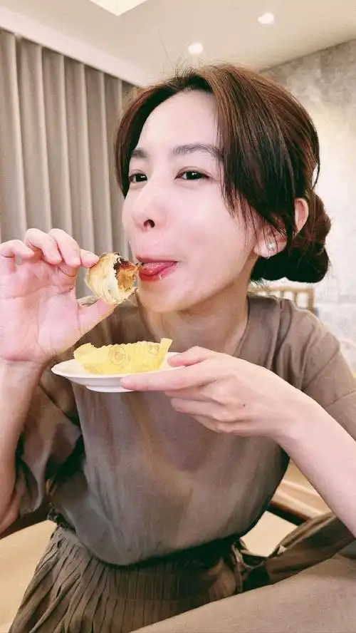 陪田馥甄爬完一山又一山