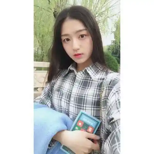 小姐姐能不能爆一爆十几岁时的照片女大真的会十八变嘛