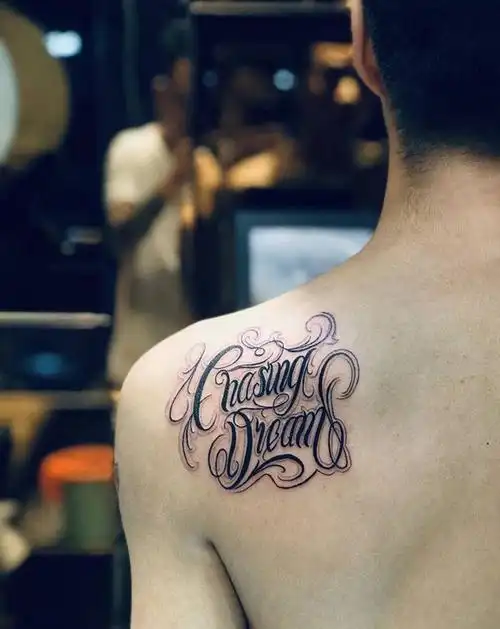 花体纹身图片_肩部纹身图案