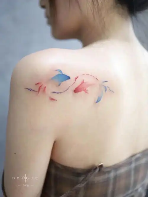 双鱼座彩墨纹身超好看女生星座纹身