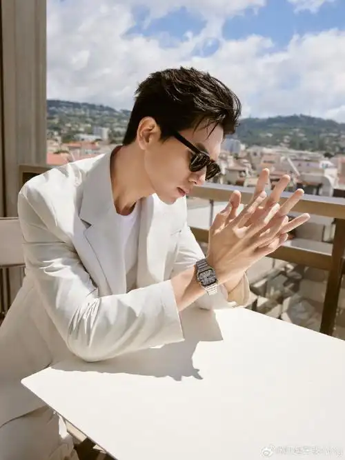 李现#lx#李现的ing#无论是在银幕前还是生活中,你展现的每一个瞬间都