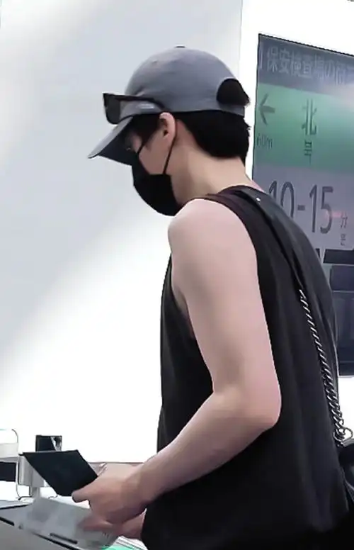 帅气的背影@李易峰