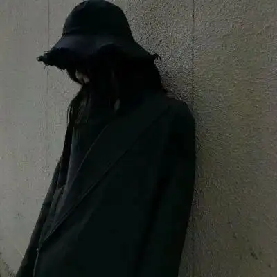 高冷黑白戴帽头像女 霸气的戴帽子女生头像