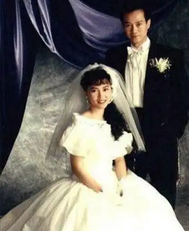 谭咏麟对妻子说:丁克15年,我已经有一个儿子,希望能够认祖归宗