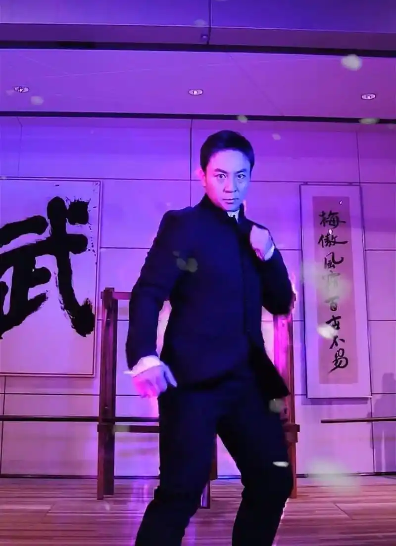 回顾:释小龙曾经的童星帅成"玻尿酸男神"肌肉明显荷尔蒙爆棚