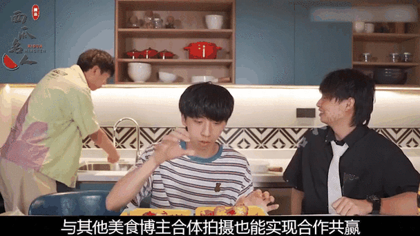 记录生活的蛋黄派:搞笑美食测评,妙啊圈粉无数,为何被嘲博眼球