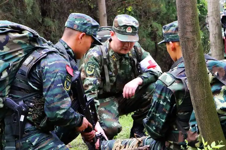 实拍荆门武警魔鬼极限训练大片颜值爆表