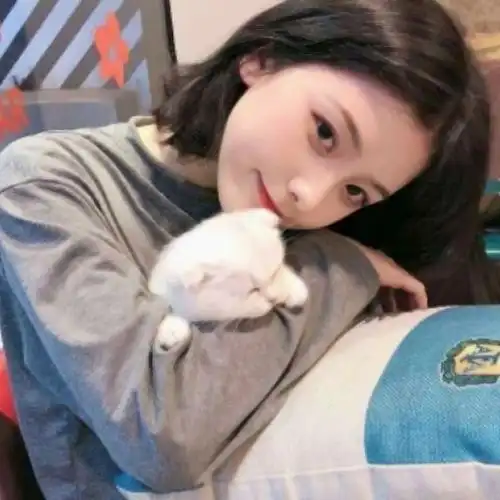 简单干净女生头像超清漂亮的头像女简单干净气质图片