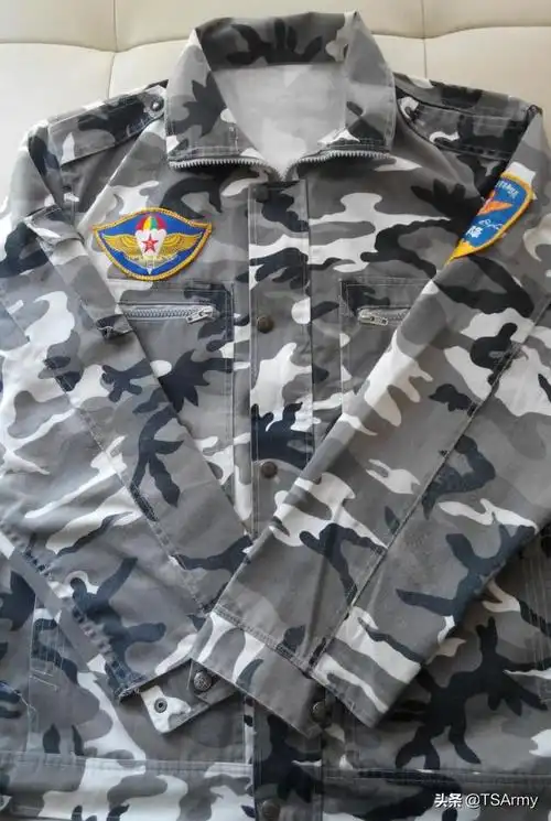 87式城市迷彩服87式荒漠迷彩在当时非常的少见,而且大部分还是实验型