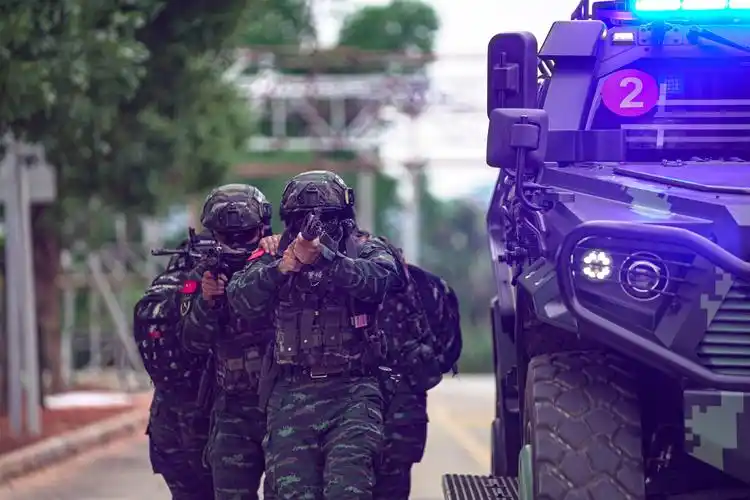 利刃出鞘直击武警官兵城市反恐演练现场