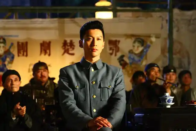 (周航)12月3日,电视剧《铁血红安》在央视一套播出大结局,刘铜锣