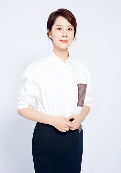 海清再现燃情岁月演绎红色童话