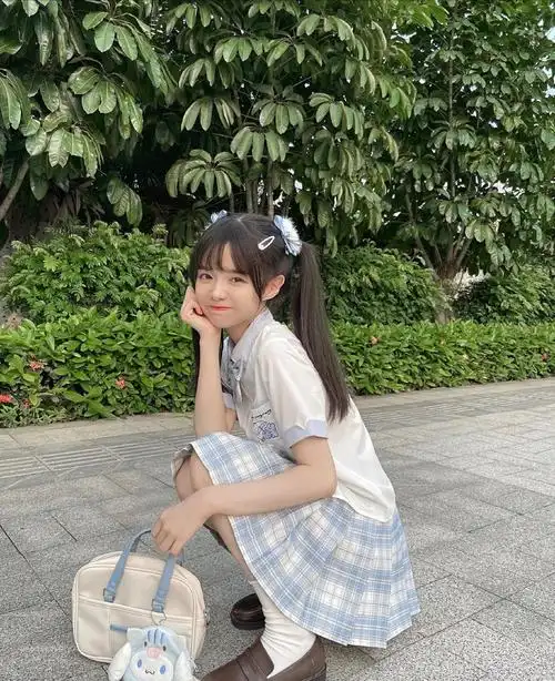 双马尾jk小姐姐活力日常,让人保护欲爆棚的小可爱,你心动了吗?_制服