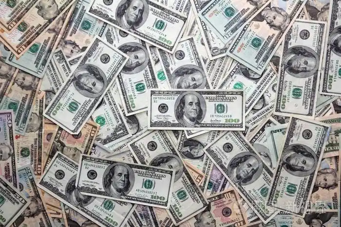 美元钞票许多钞票