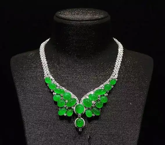 亿万极品翡翠项链,非常罕见,美翻了