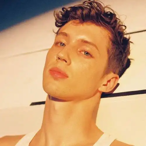 戳爷有哪些适合当头像的照片