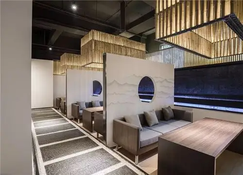 本案在设计师的创意发挥下,将自然生态的竹子运用到茶馆的空间,将茶