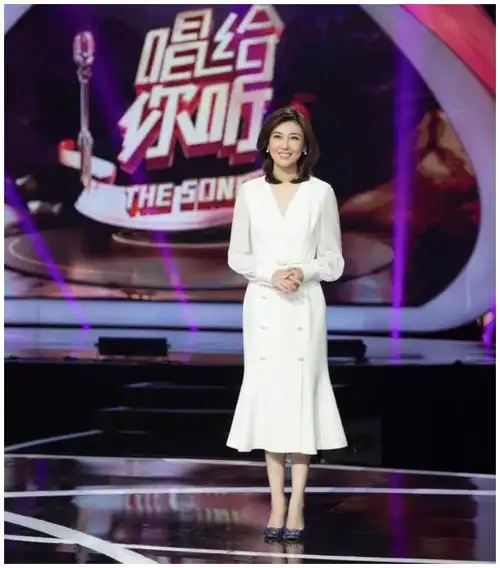 央视主持人李红太逆袭,从服务员变美女主播