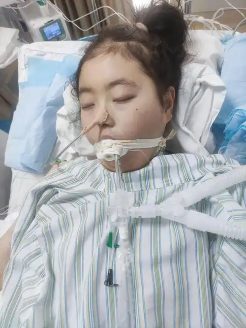 本该在平度东方滨河中学认真完成学业的,现在却躺在重症监护室的病房