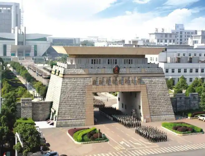 回顾中国火箭军女神李莉,多次预判美军阴谋,被美国列入制裁黑名单