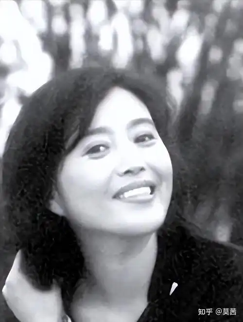 二,丁嘉丽:最初的恋情萌芽