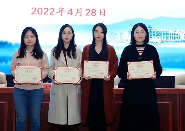 盐城中学召开春学期期中总结暨"五四杯"颁奖大会_工作_教学进度_教育