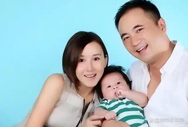 结婚15年后,前银幕女神·胡静和丈夫朱兆祥的婚姻依然幸福.