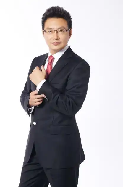 李栋:济南电视台主持人,主持节目《商务喜乐汇》,《金色芳华》,《安居