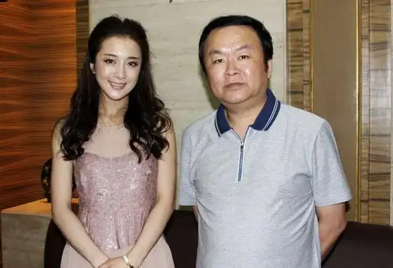 李依晓老公「李依晓老公李进荣」_友友