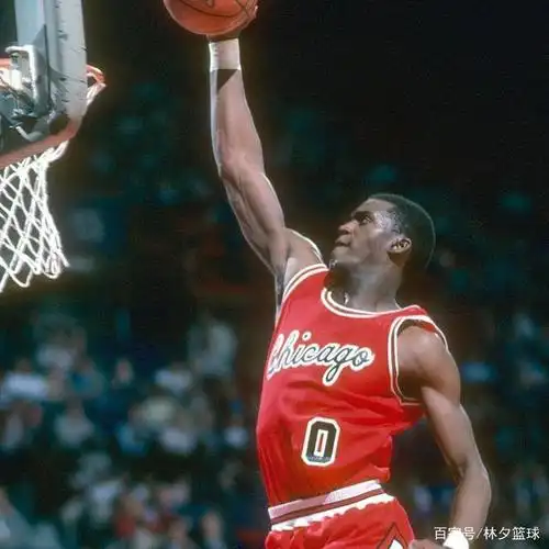 如果说知道上面9位球员都没难度的话,那么最后一个绝对大多数球迷都不