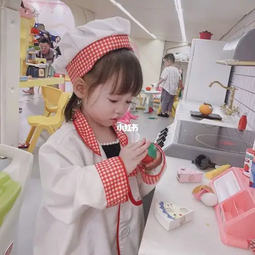 96亲子餐,93过生日还有各种过家家道具游戏,不要太丰富,小孩子呆