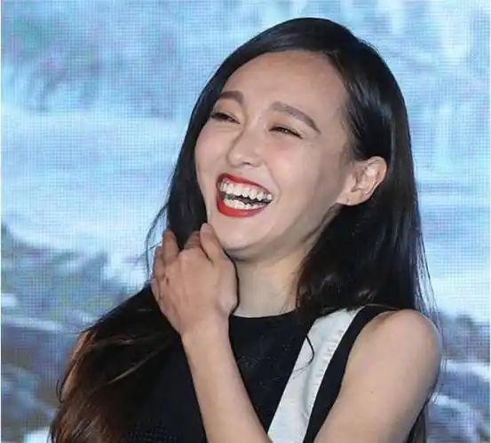 女星放开时大笑,赵丽颖可爱,杨颖嘴变大,看到最后一个好治愈!