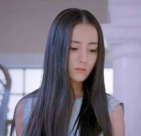 迪丽热巴出道前旧照曝光,少女时青涩甜美,如今化身性感妩媚女神_照片