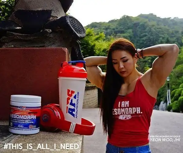 韩国金刚芭比池妍玉又更新新照肌肉与气质又提升了