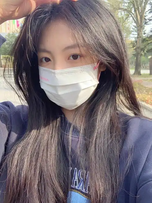 女大学生素颜日常