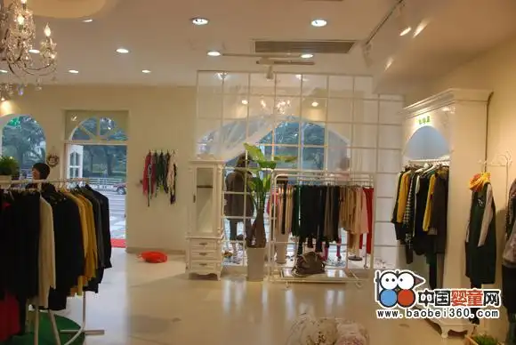 仙娉莱时尚孕妇装店面形象展示
